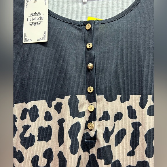 LA MODE | Off-Black & Orange Leopard Color Block Long Sleeve (Size: Large) - Picture 8 of 12